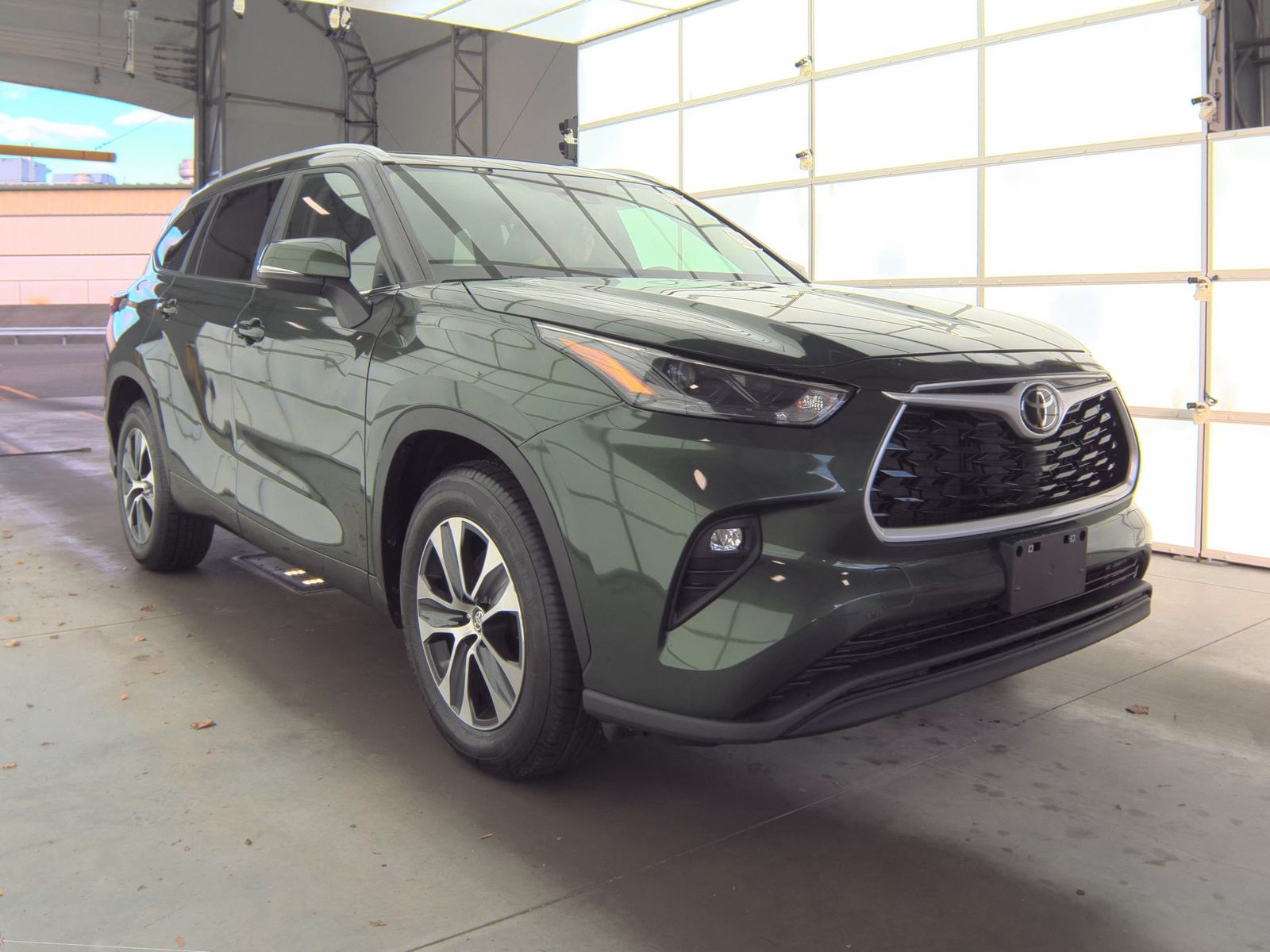 2024 Toyota Highlander XLE FWD