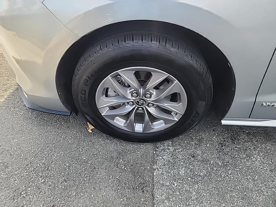 2021 Toyota Sienna LE FWD