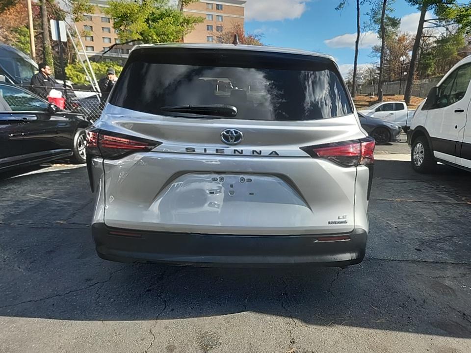 2021 Toyota Sienna LE FWD