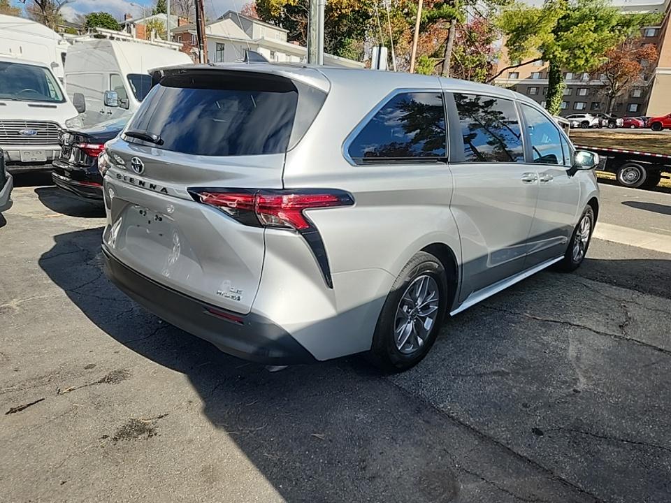 2021 Toyota Sienna LE FWD