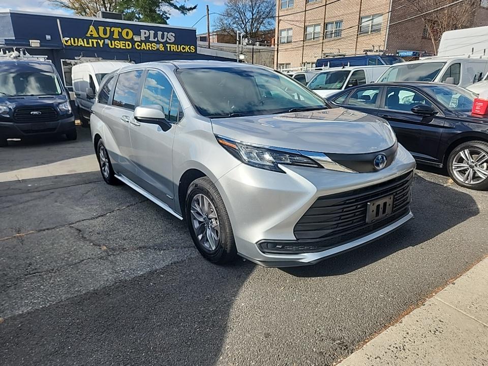 2021 Toyota Sienna LE FWD