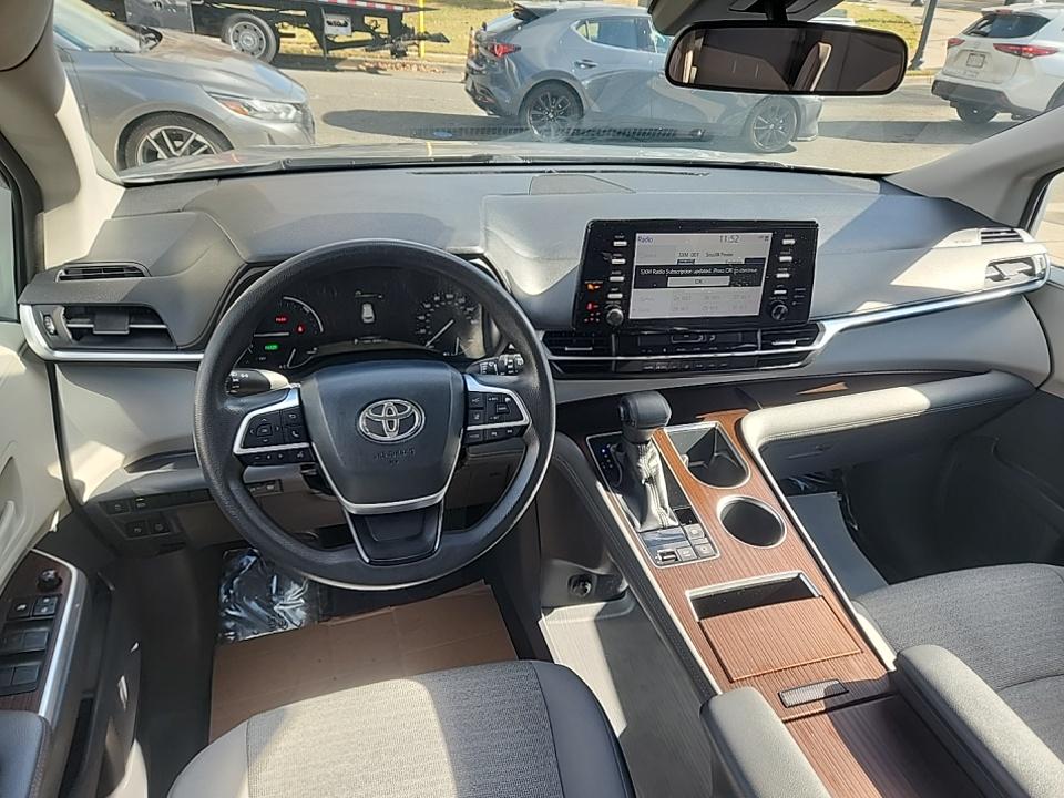 2021 Toyota Sienna LE FWD
