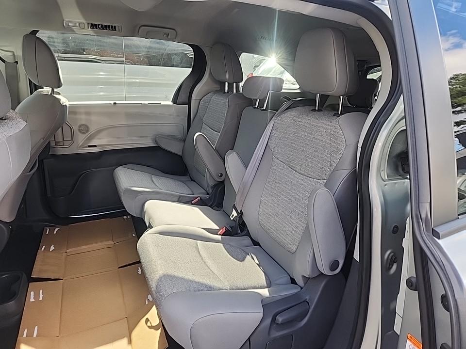 2021 Toyota Sienna LE FWD