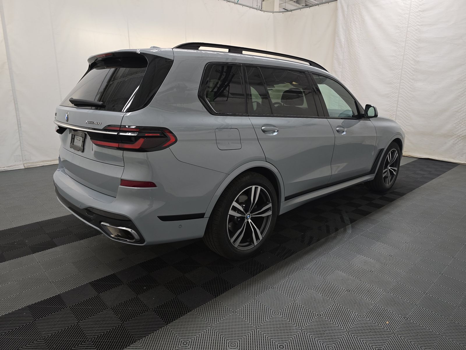 2023 BMW X7 xDrive40i AWD