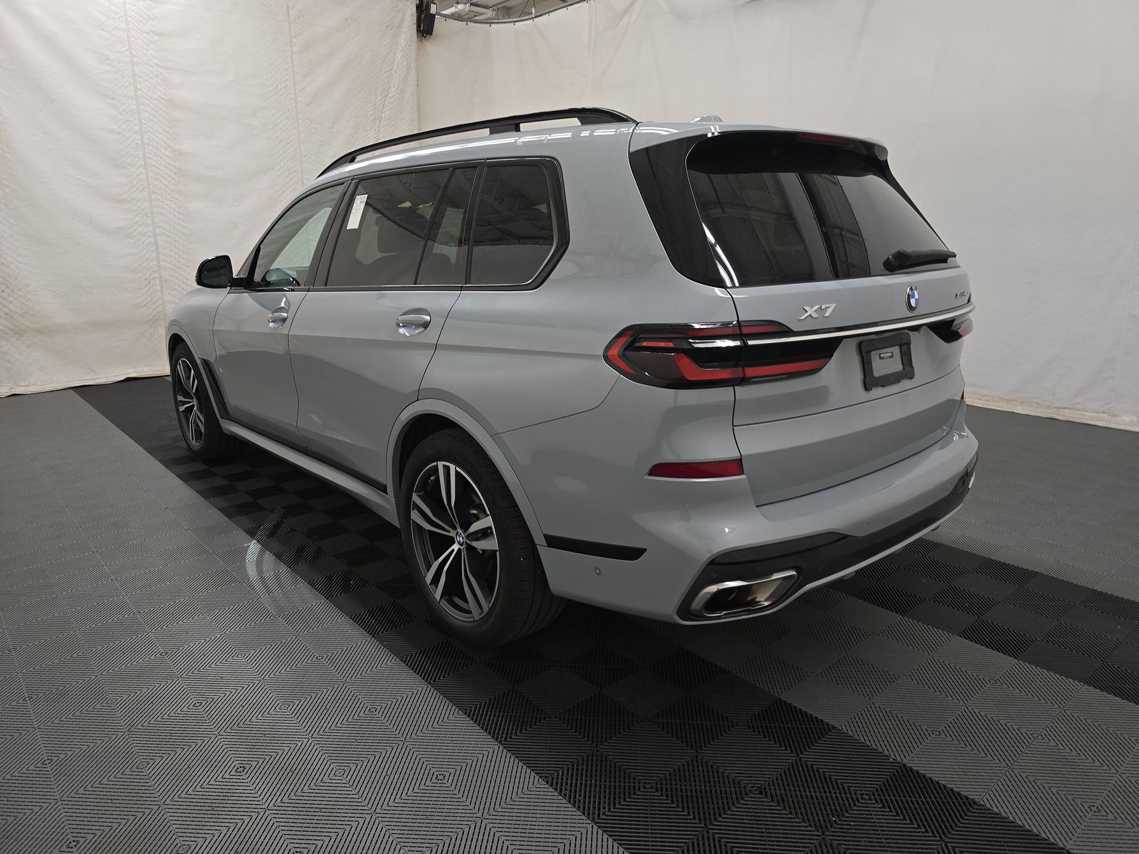 2023 BMW X7 xDrive40i AWD