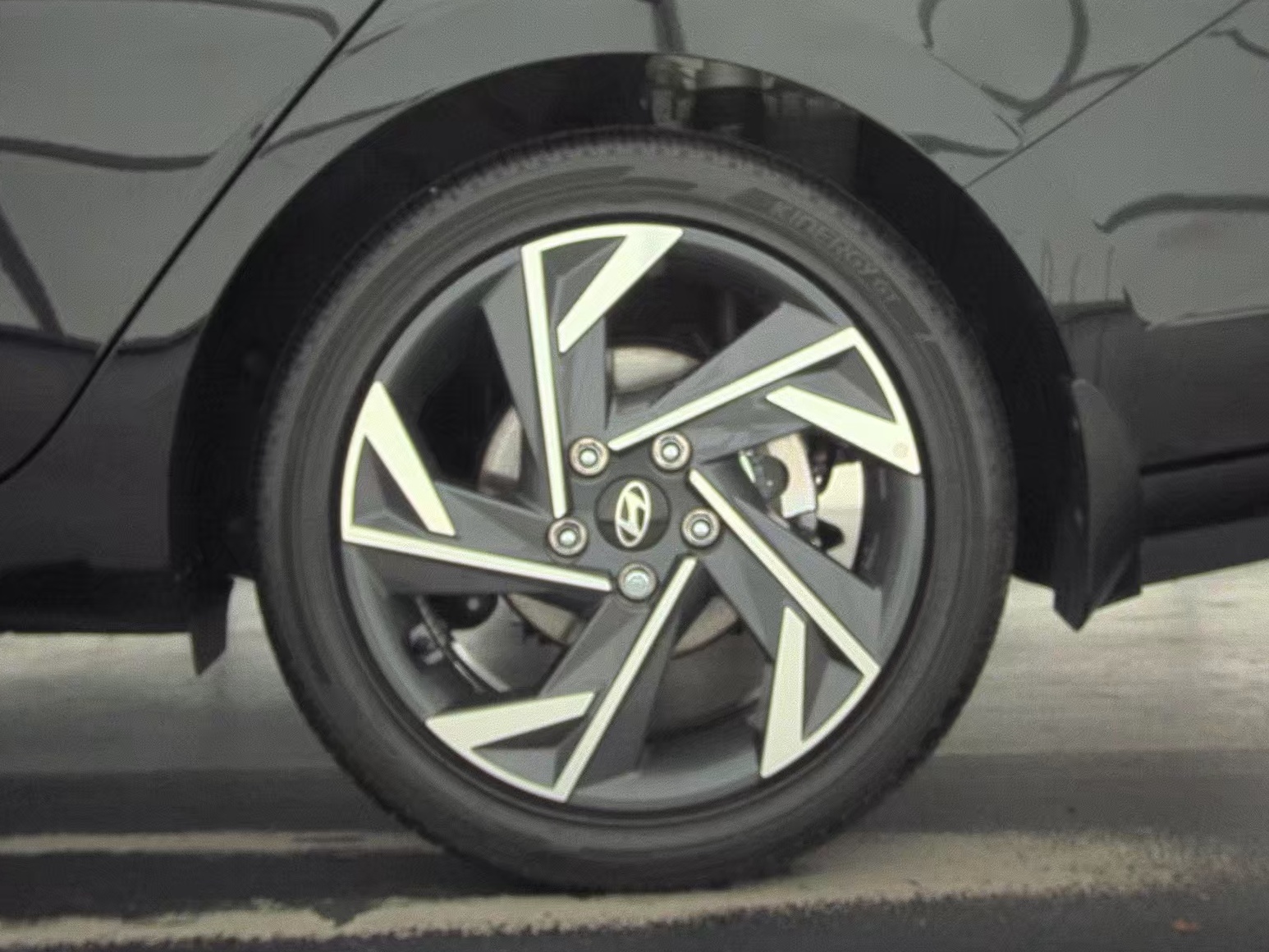 2025 Hyundai Elantra Hybrid SEL Sport FWD