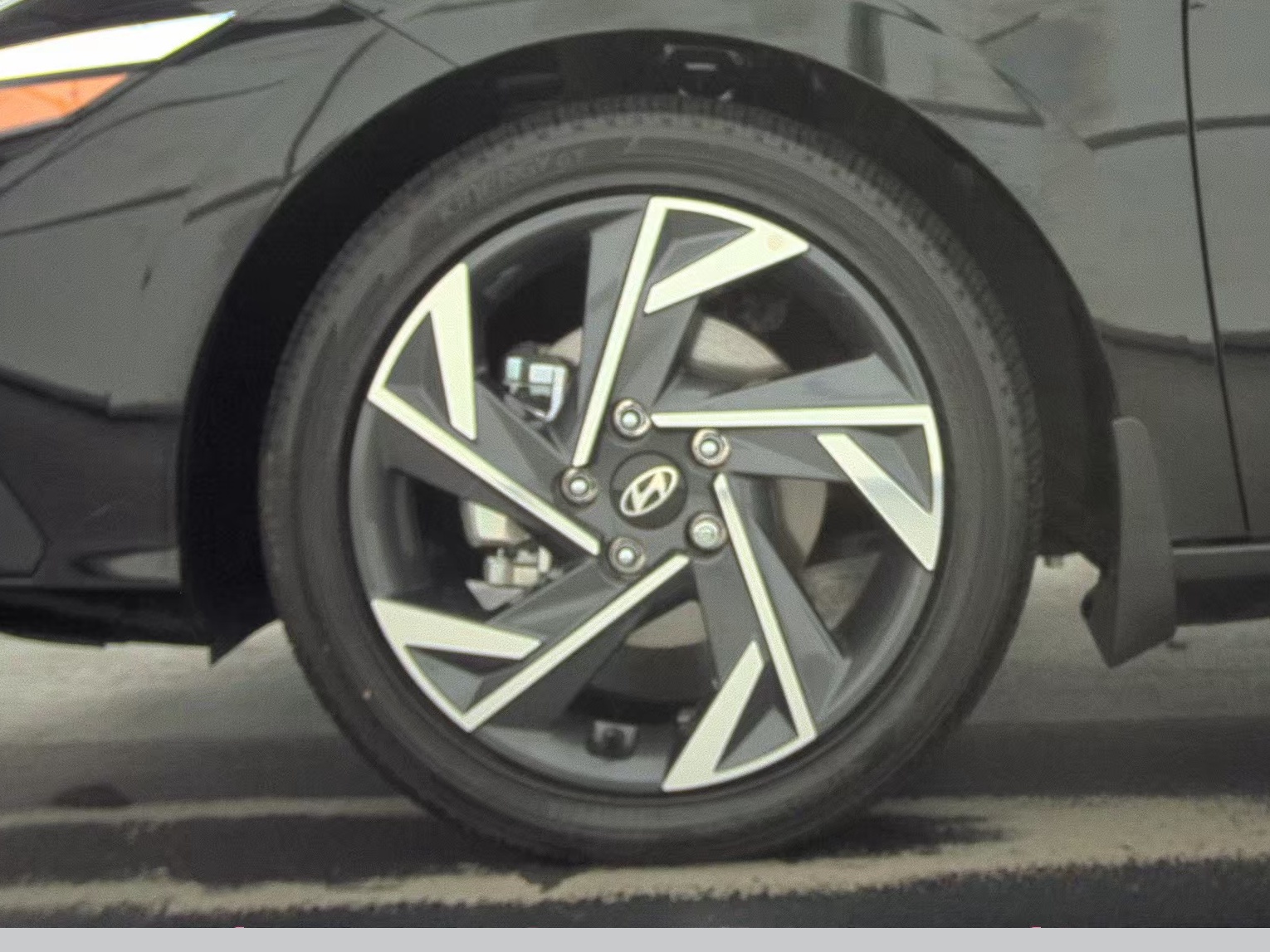 2025 Hyundai Elantra Hybrid SEL Sport FWD