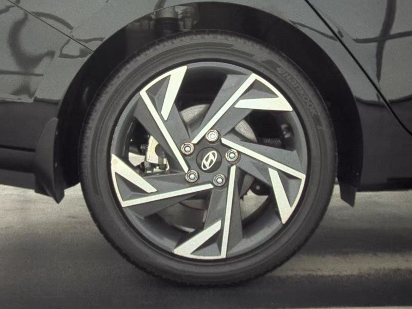 2025 Hyundai Elantra Hybrid SEL Sport FWD