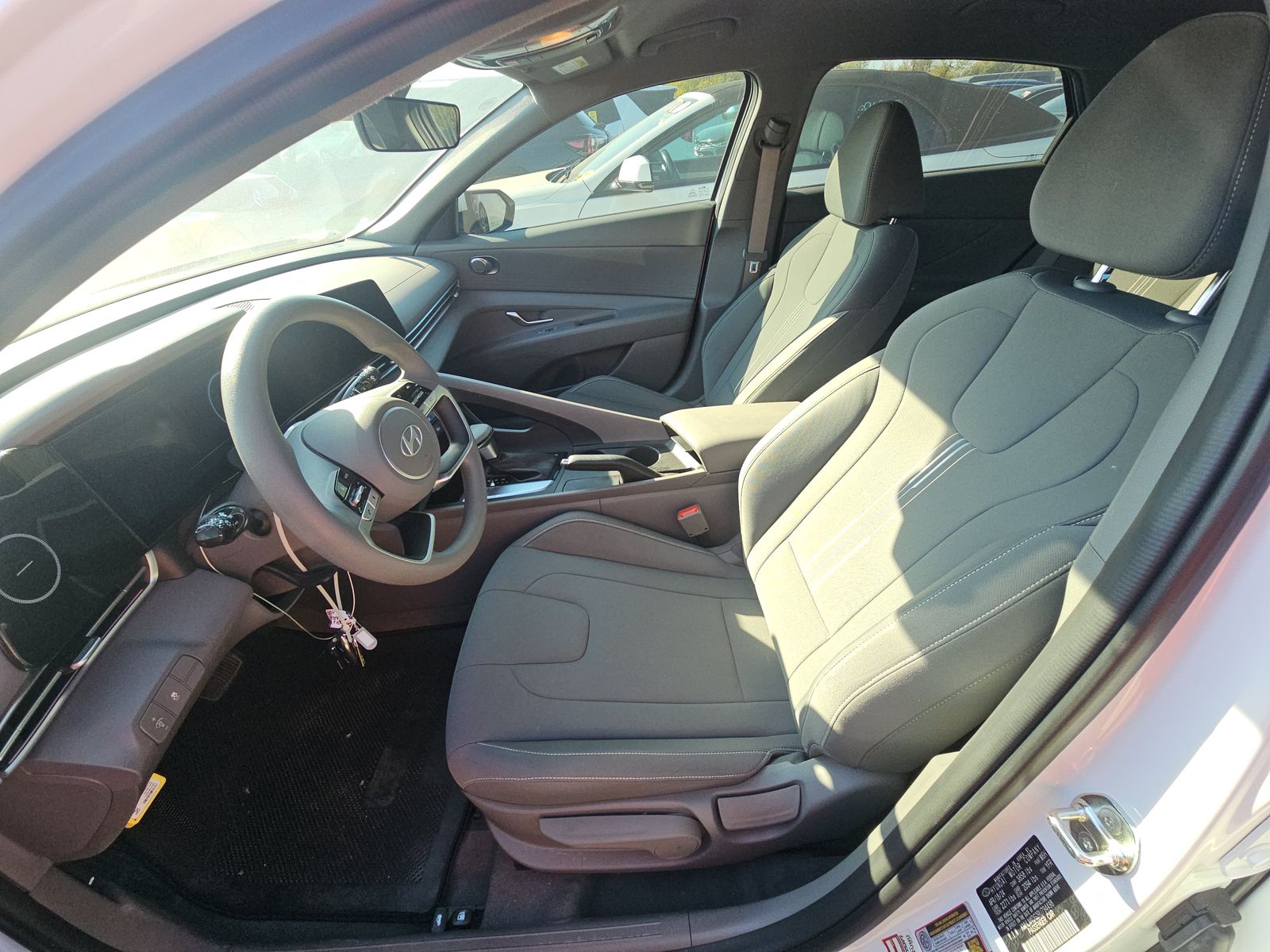 2024 Hyundai Elantra SEL FWD