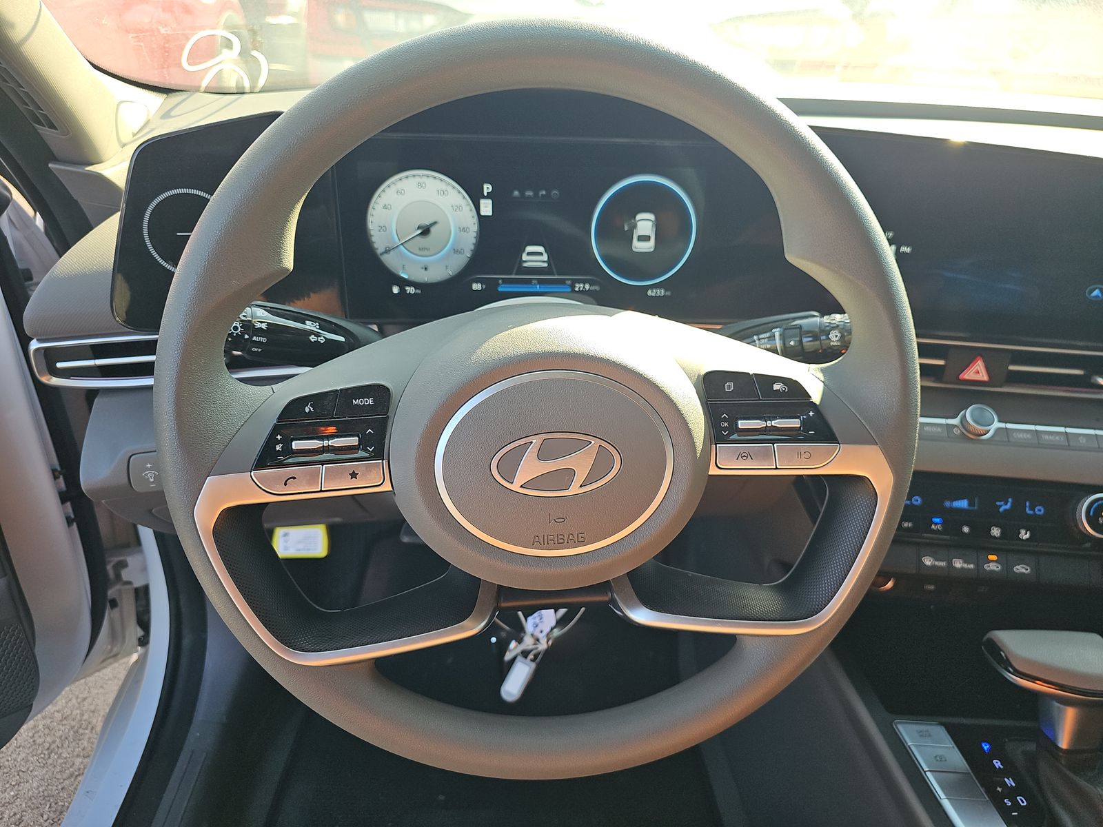 2024 Hyundai Elantra SEL FWD