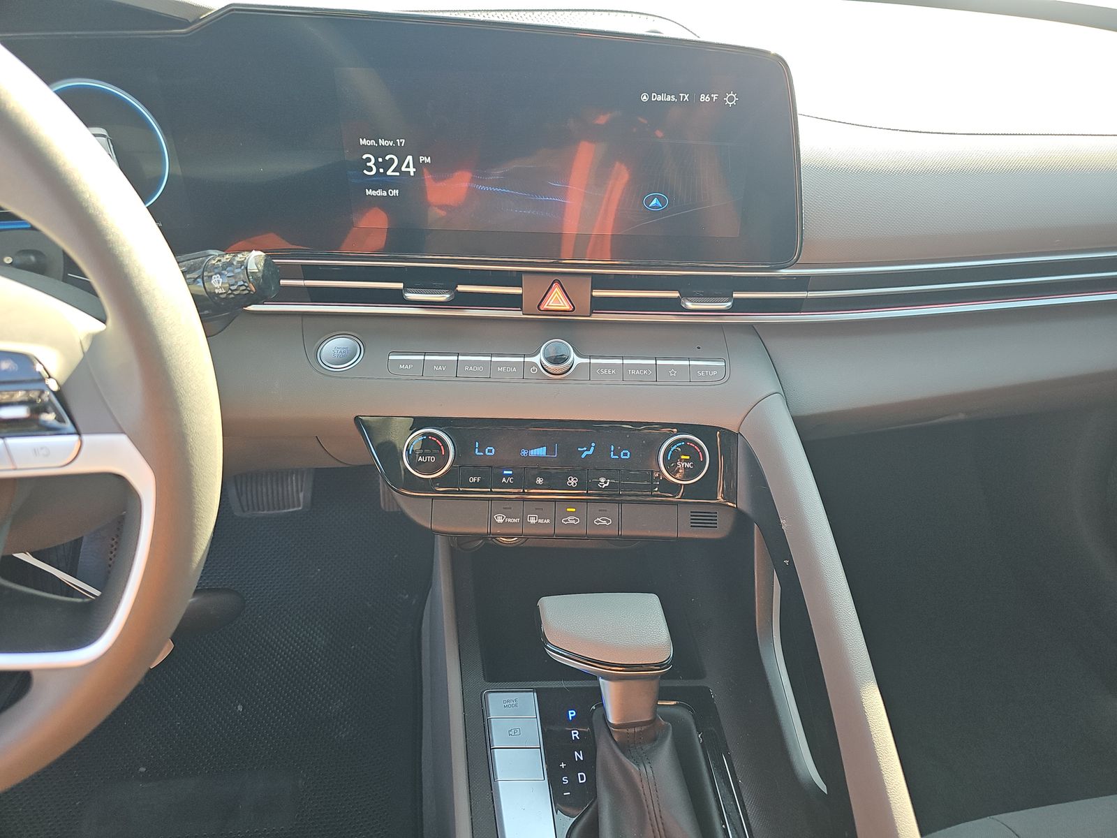 2024 Hyundai Elantra SEL FWD