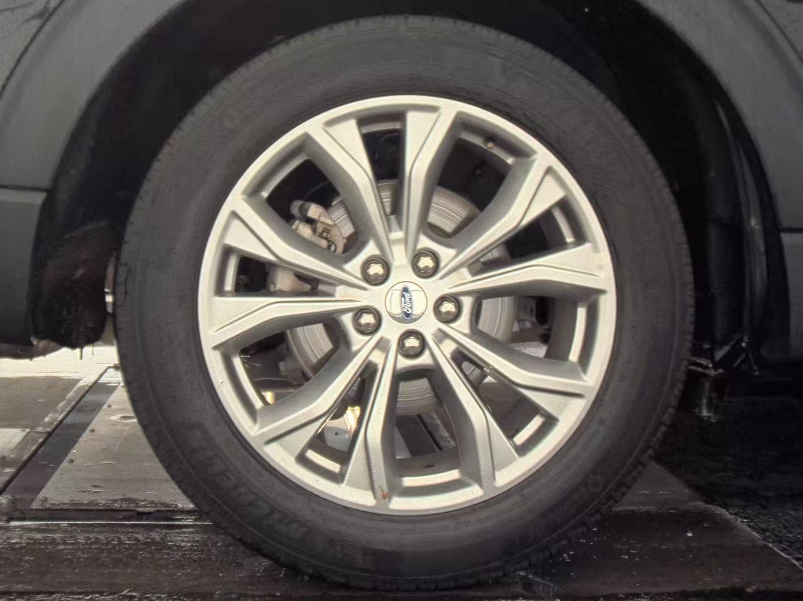 2023 Ford Explorer Limited RWD