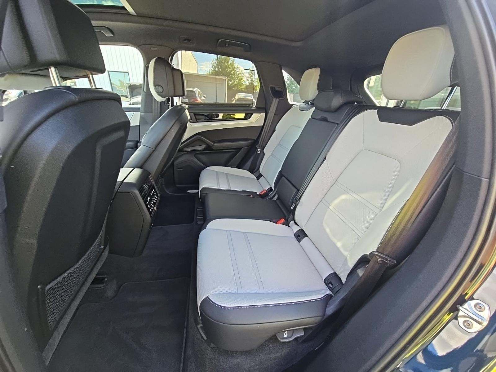 2024 Porsche Cayenne Base AWD