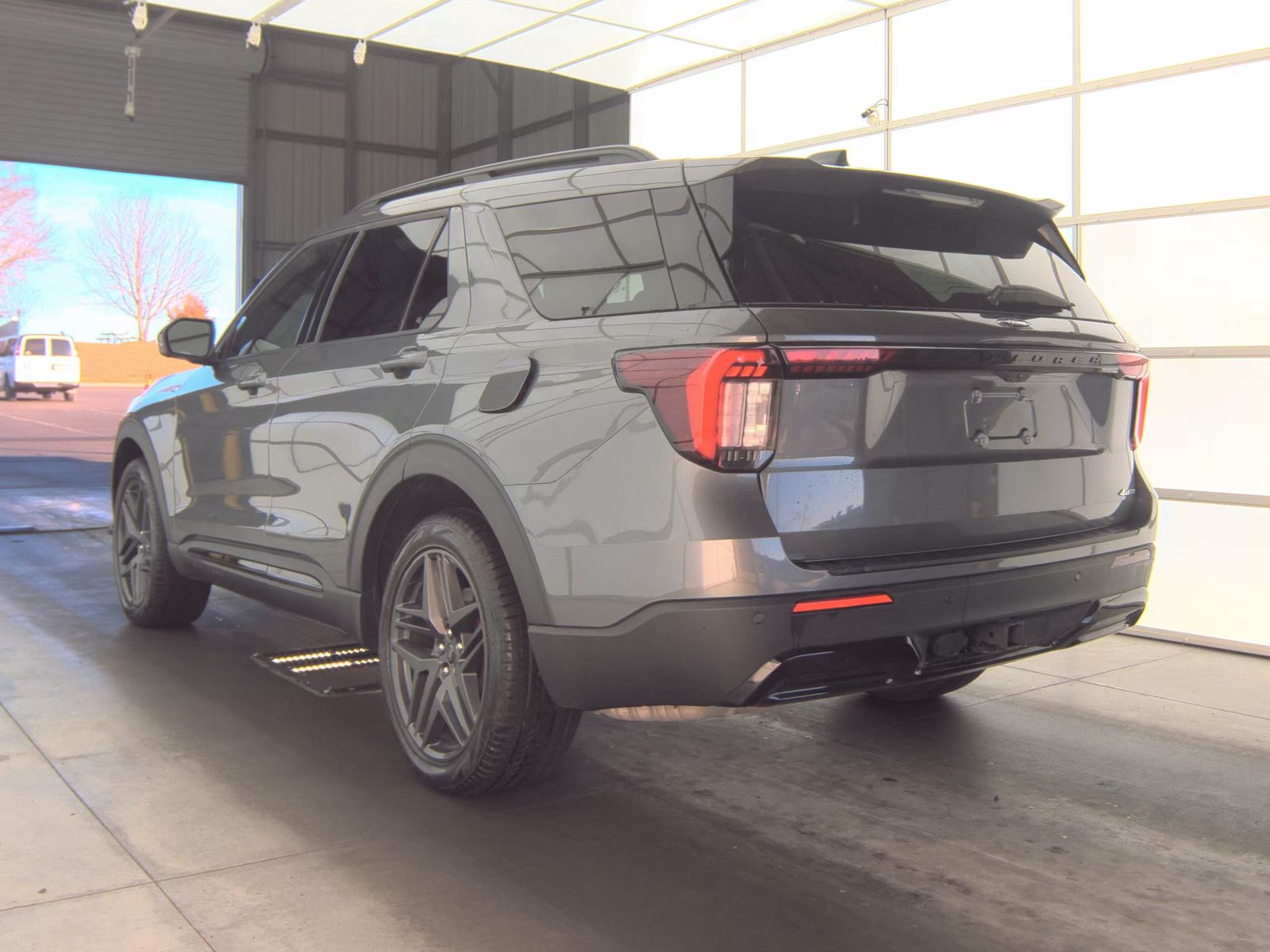 2025 Ford Explorer ST-Line AWD