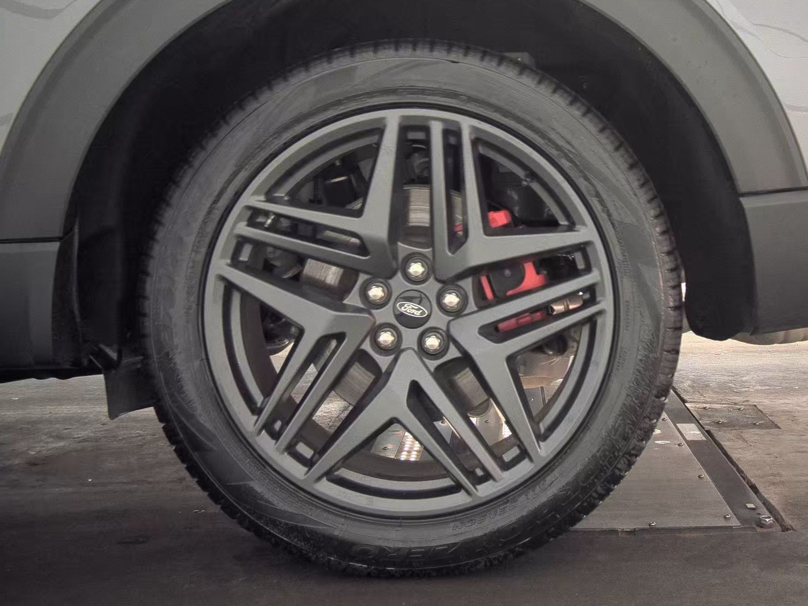 2025 Ford Explorer ST-Line AWD