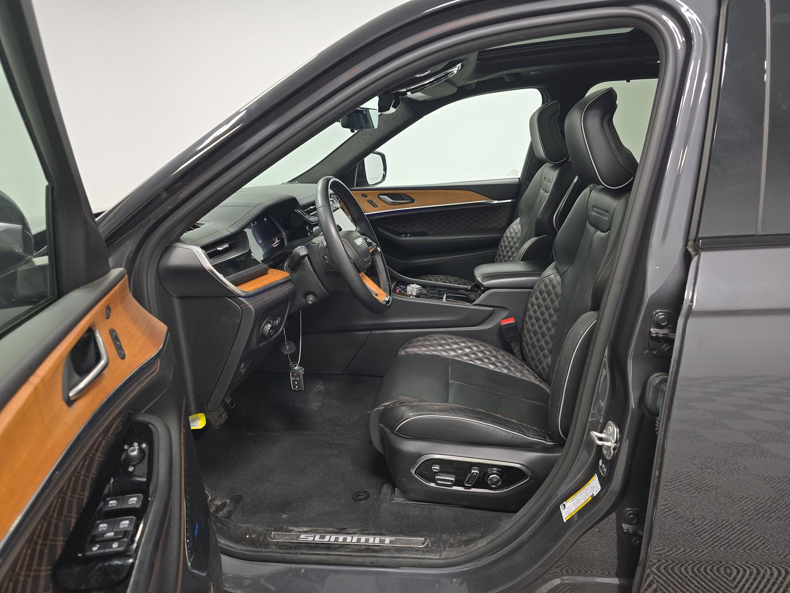 2022 Jeep Grand Cherokee Summit Reserve AWD