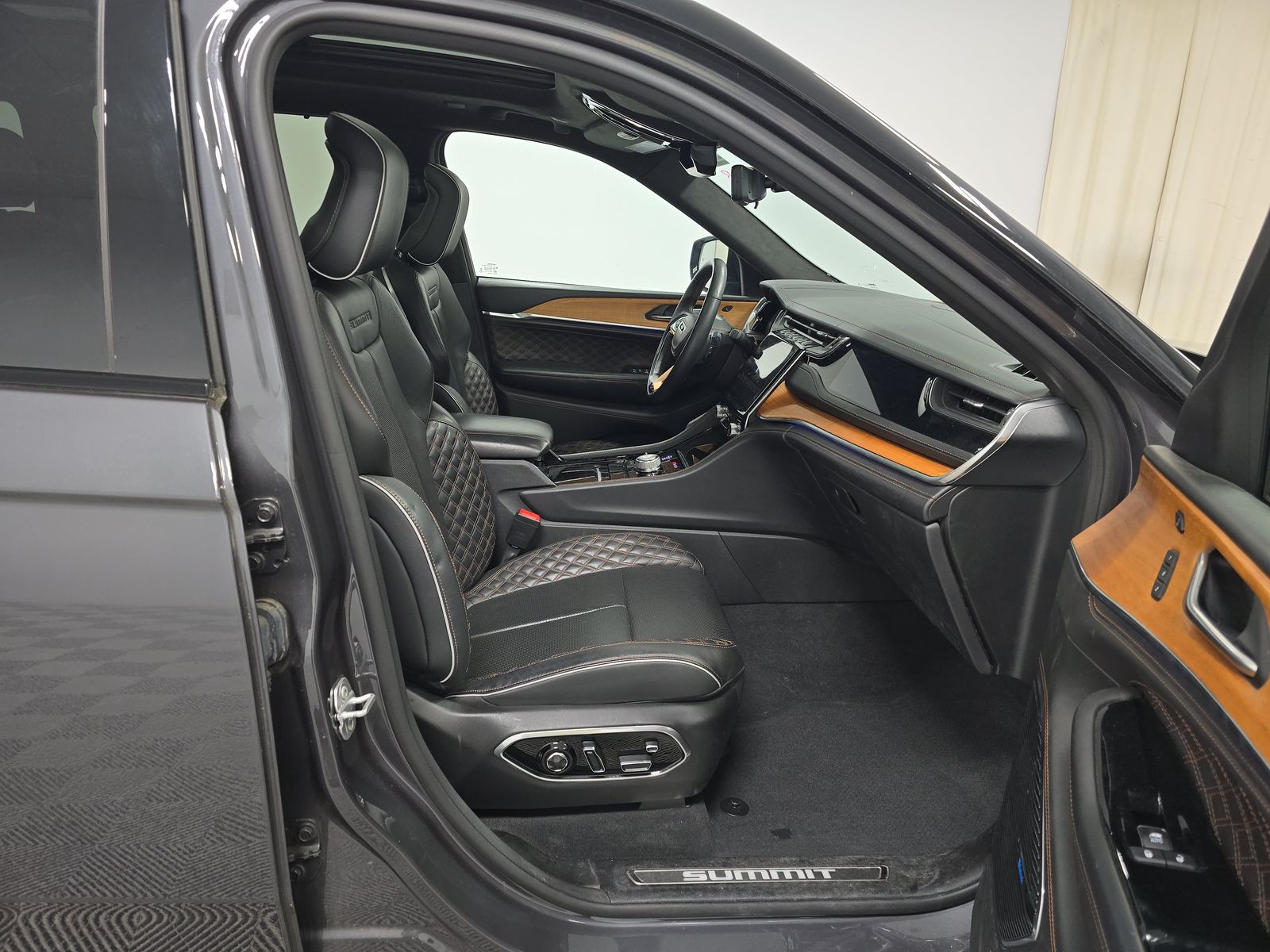 2022 Jeep Grand Cherokee Summit Reserve AWD