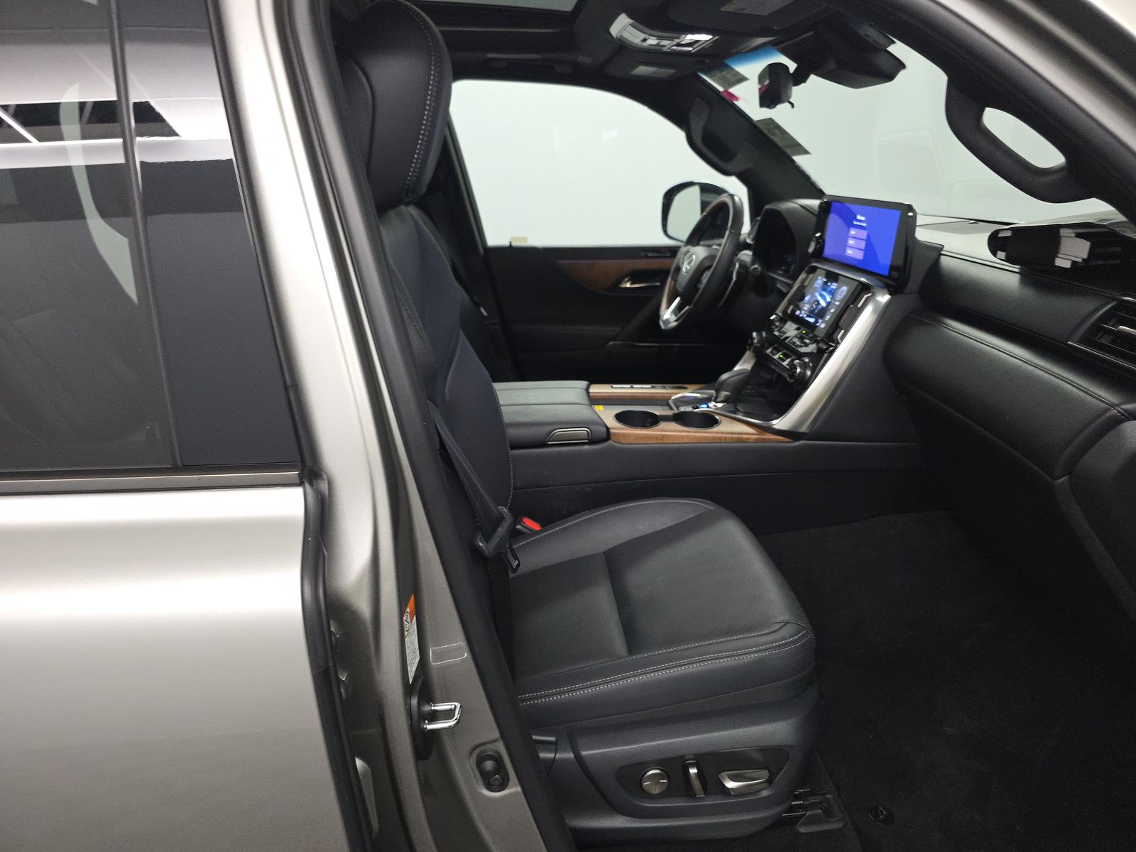 2025 Lexus LX LX 700h Luxury AWD