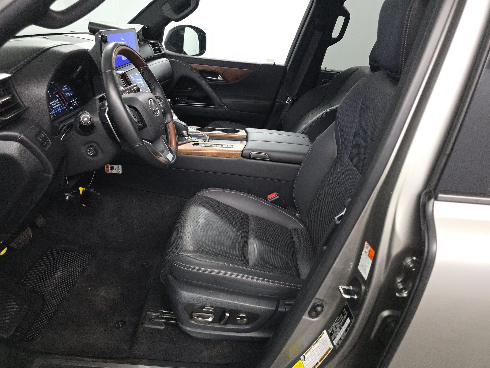 2025 Lexus LX LX 700h Luxury AWD