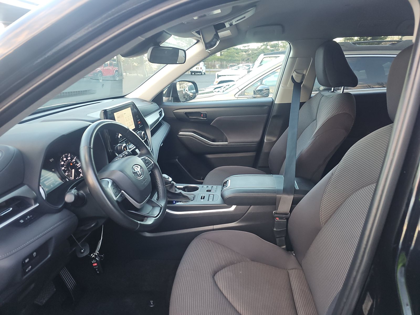 2024 Toyota Highlander LE AWD