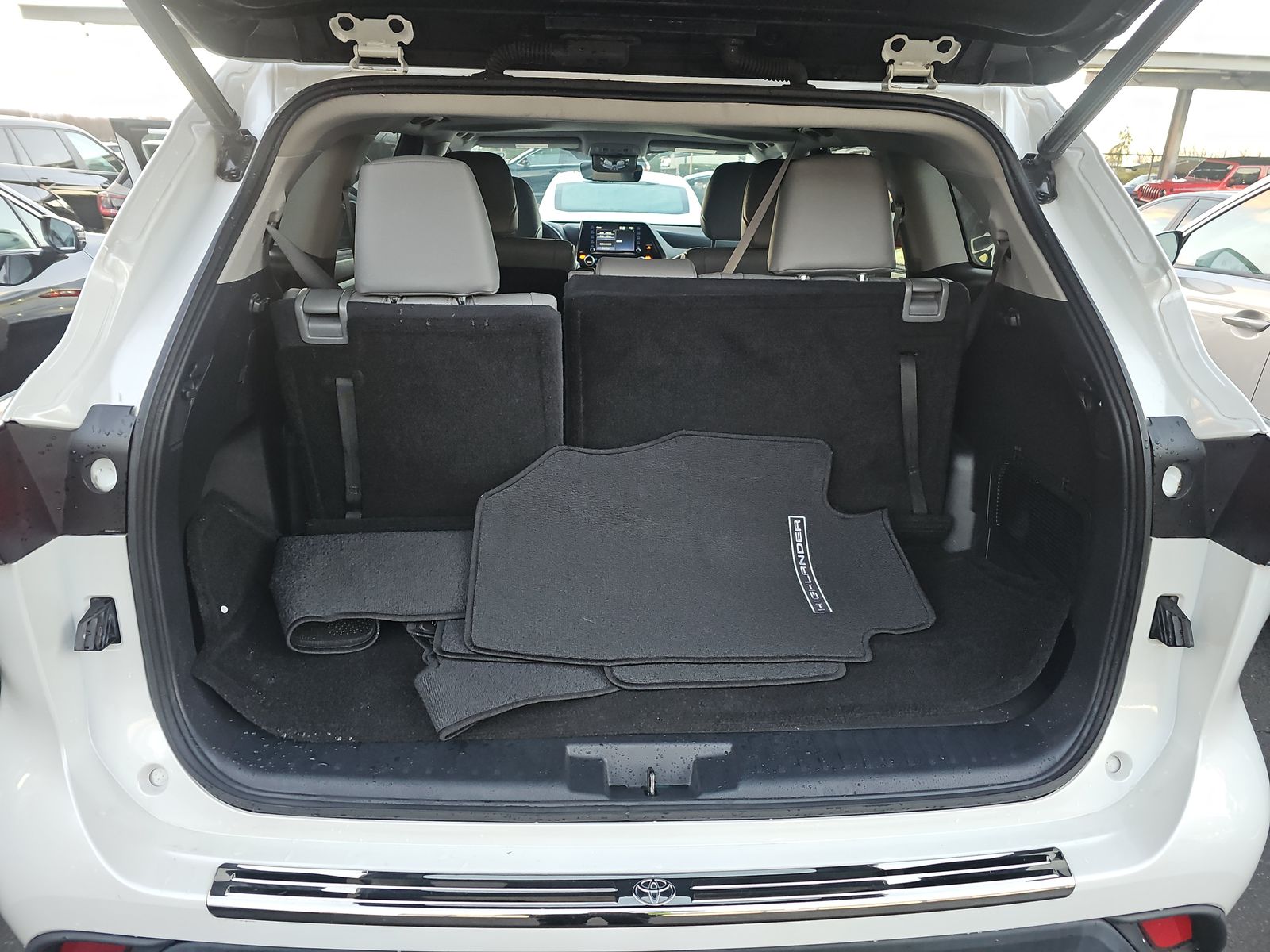 2022 Toyota Highlander XLE FWD