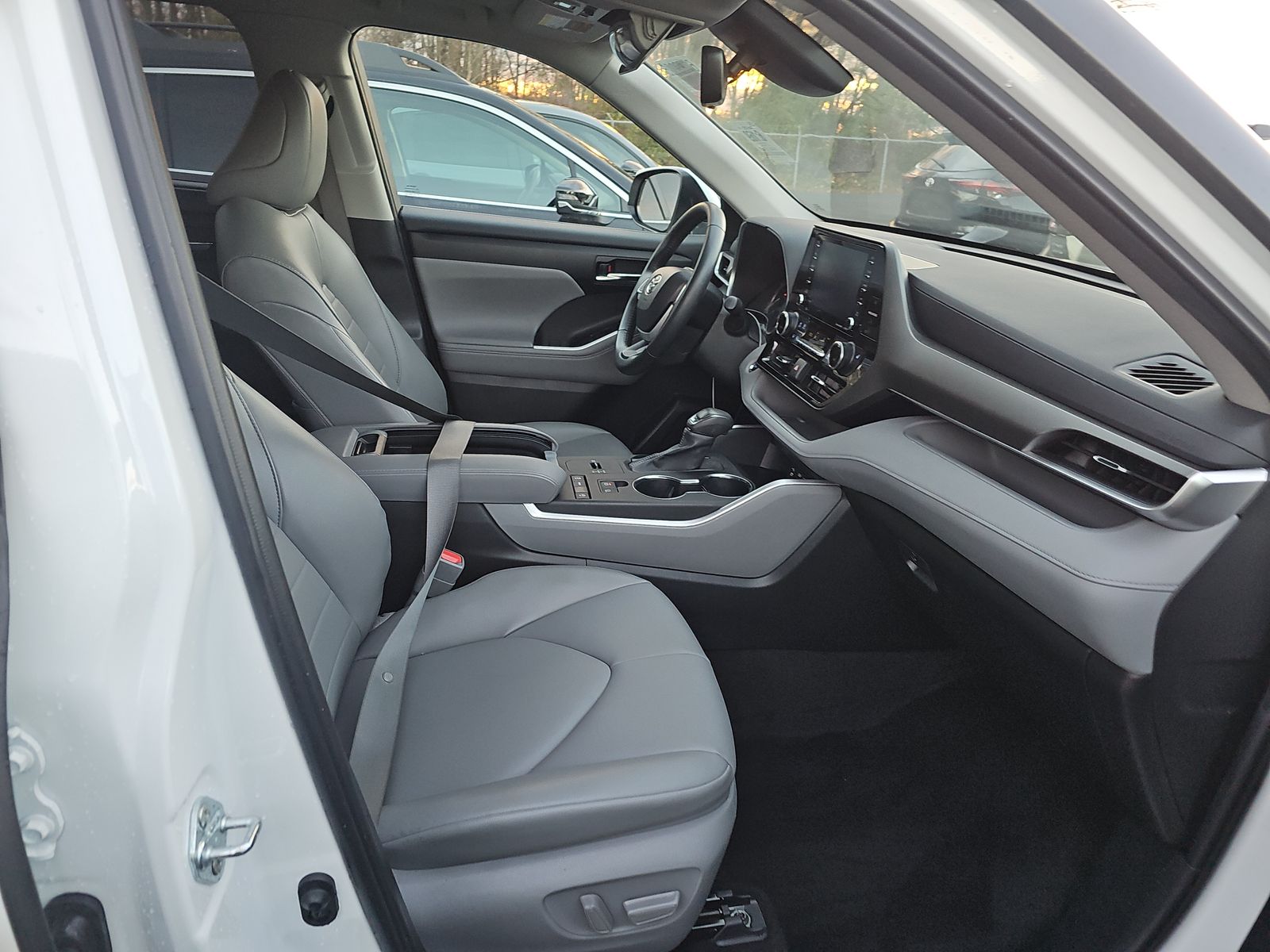 2022 Toyota Highlander XLE FWD