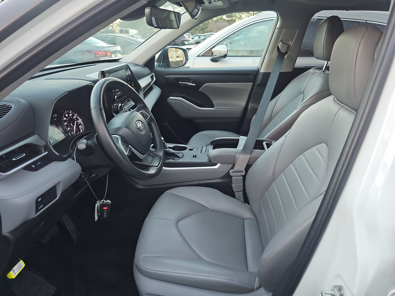 2022 Toyota Highlander XLE FWD