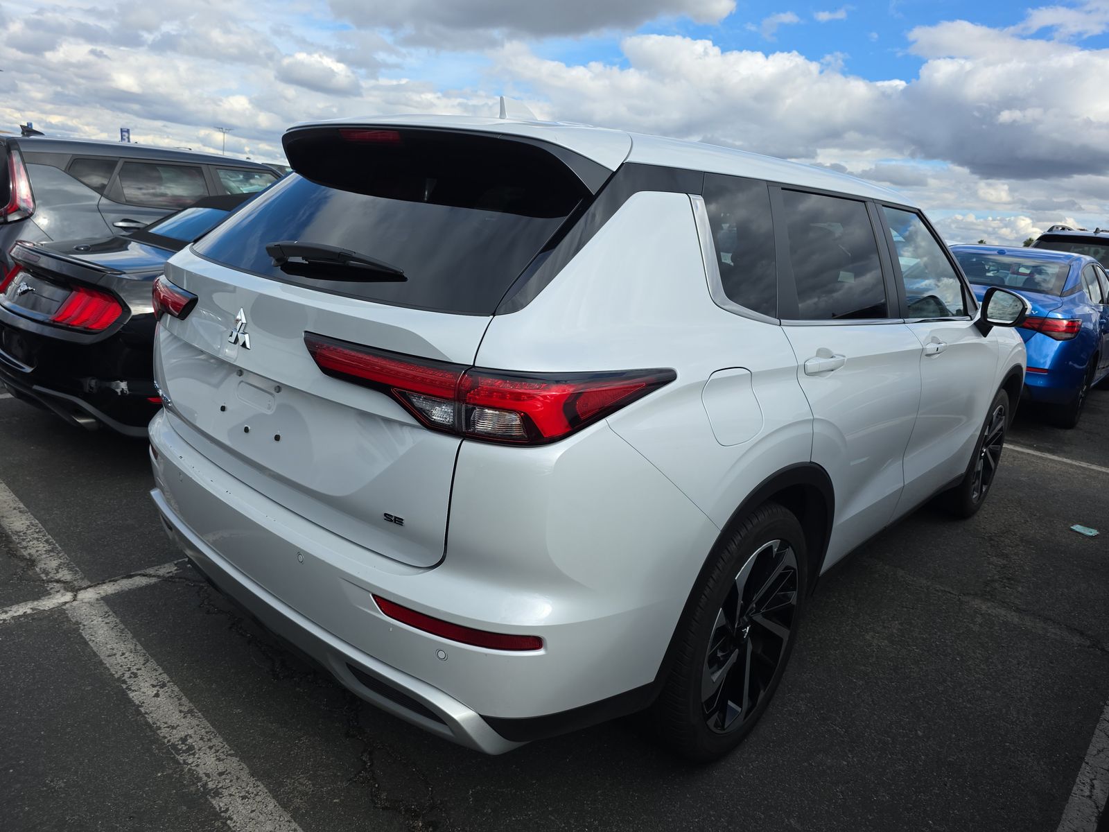 2024 Mitsubishi Outlander SE Black Edition FWD