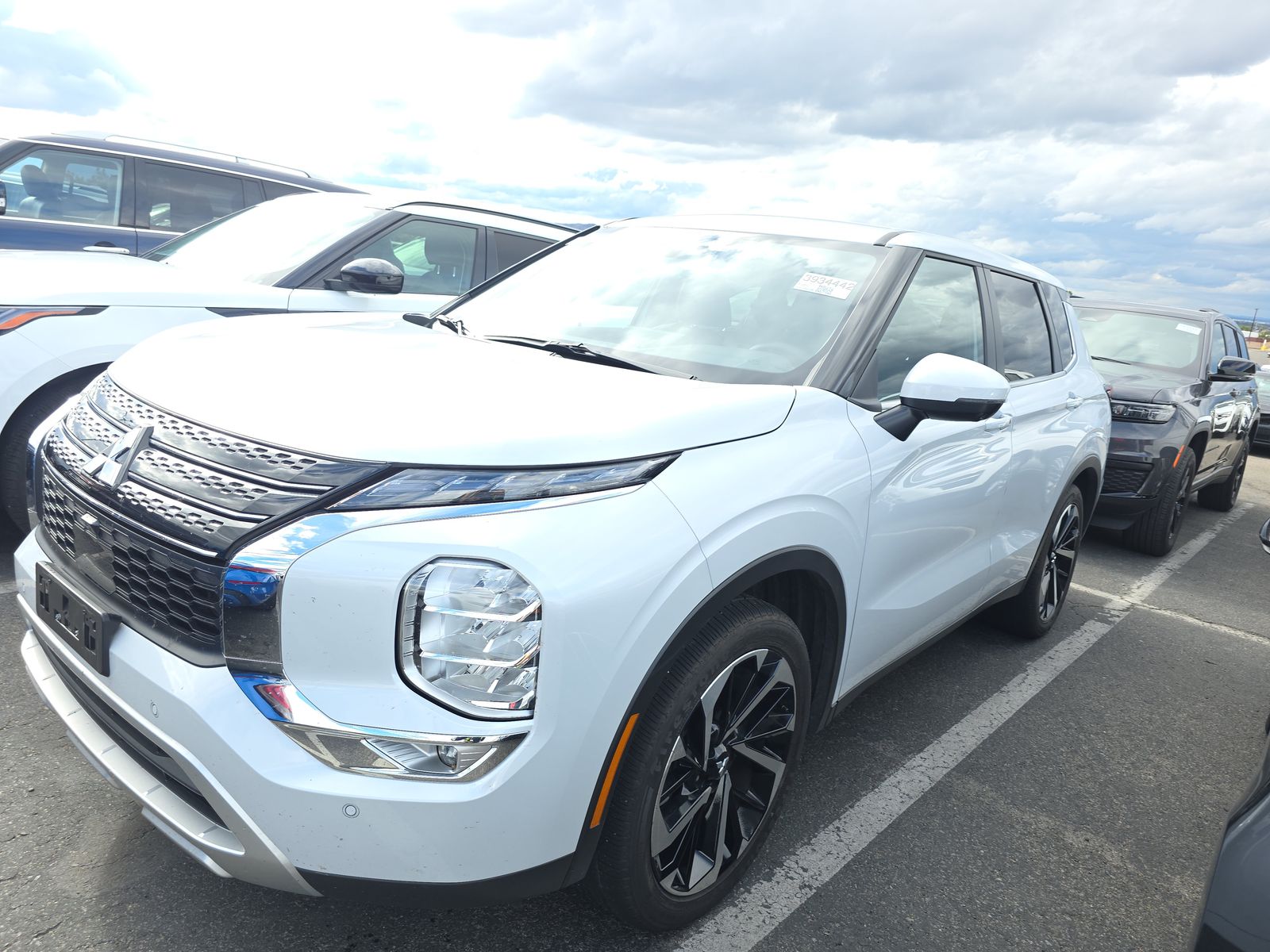 2024 Mitsubishi Outlander SE Black Edition FWD