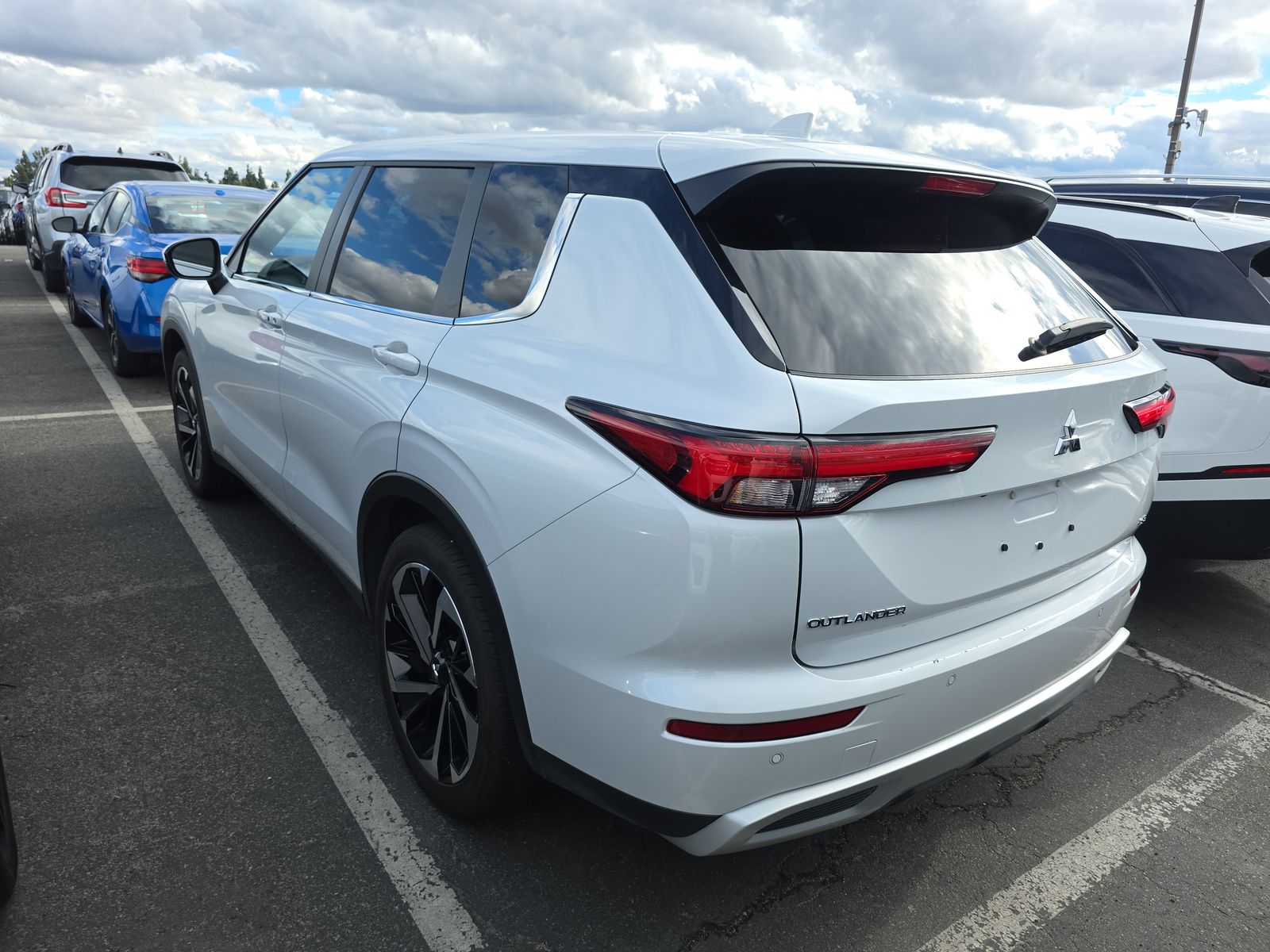 2024 Mitsubishi Outlander SE Black Edition FWD