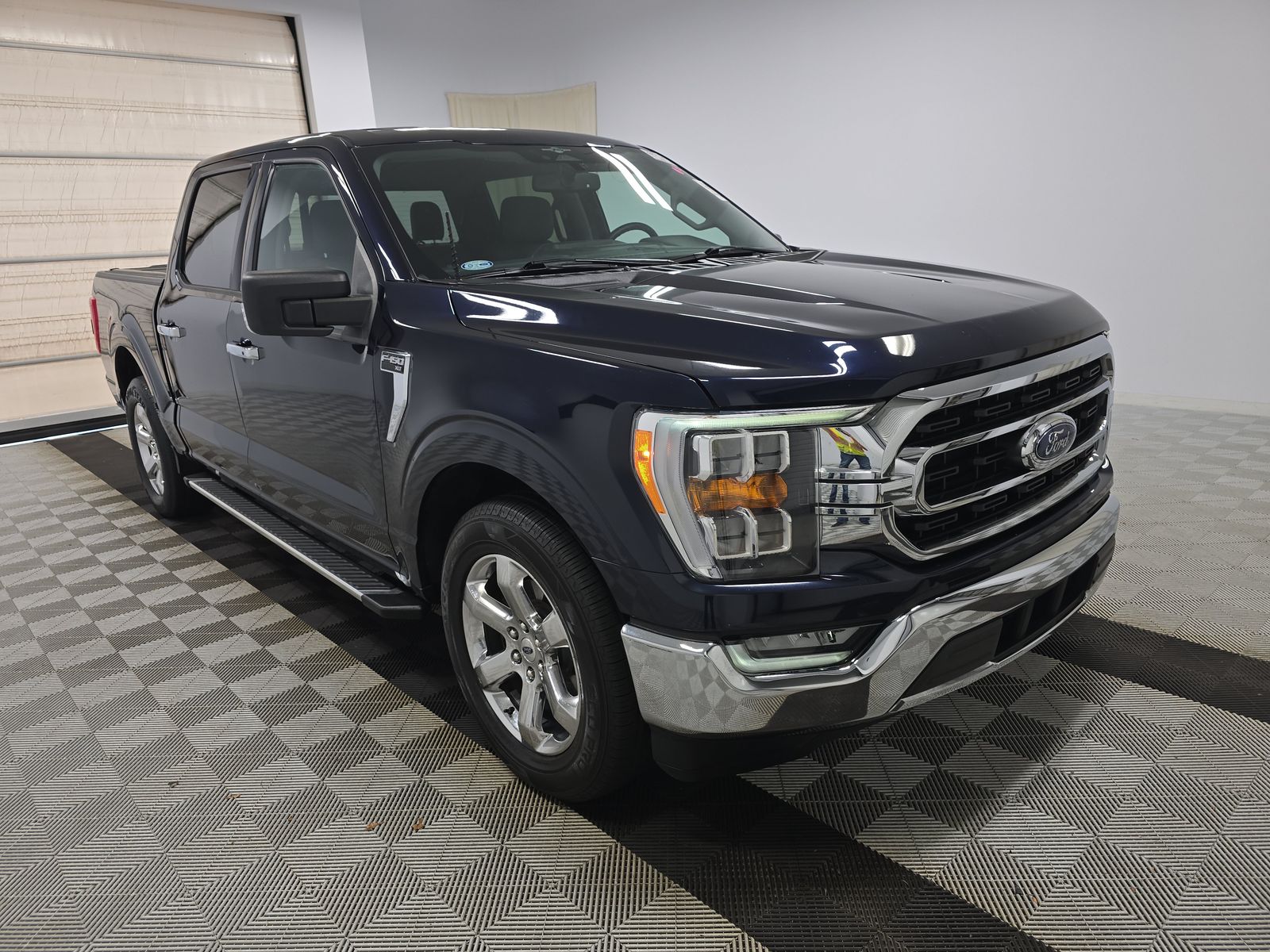 2023 Ford F-150 XLT RWD