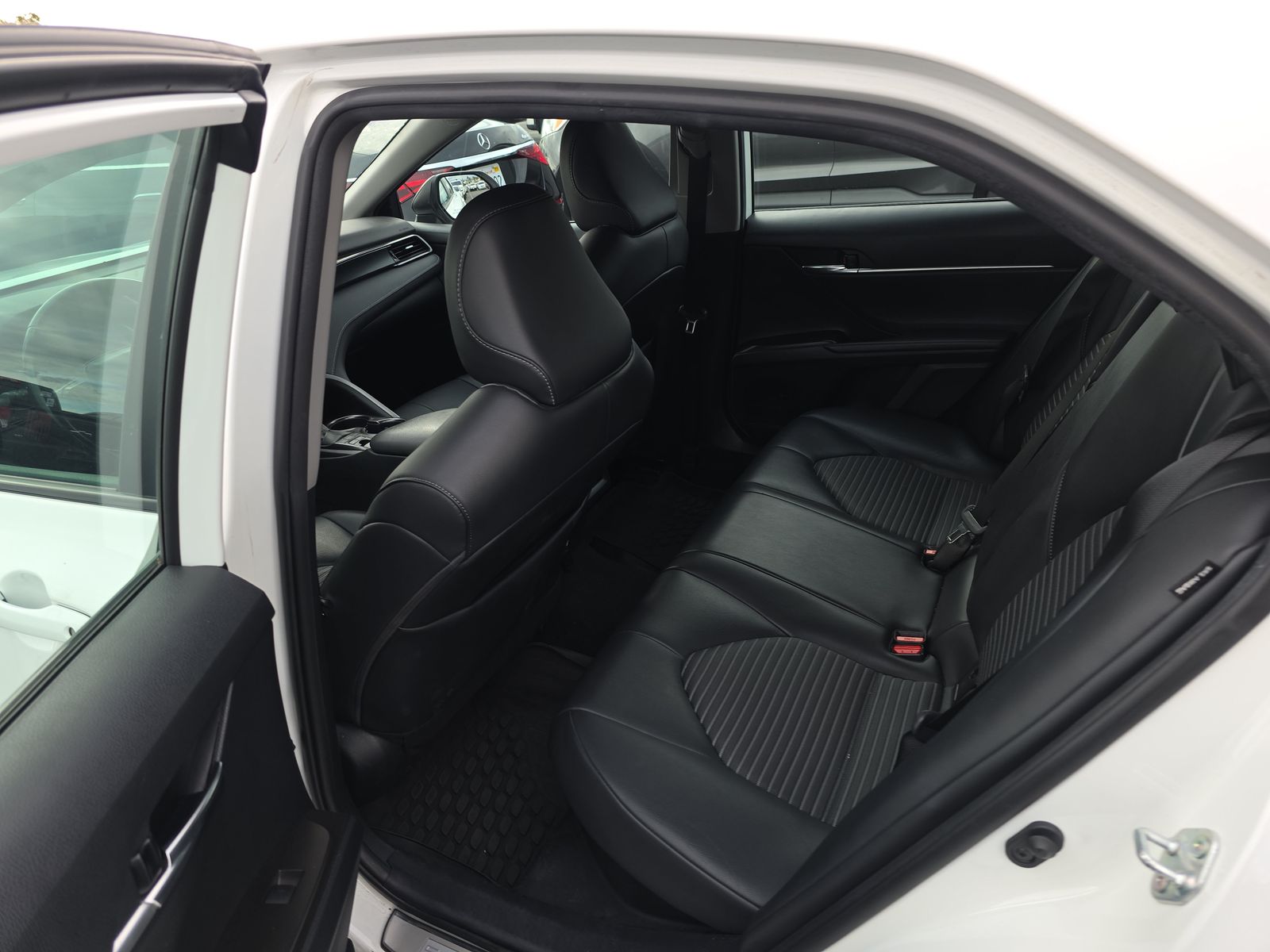 2023 Toyota Camry Hybrid SE Nightshade FWD