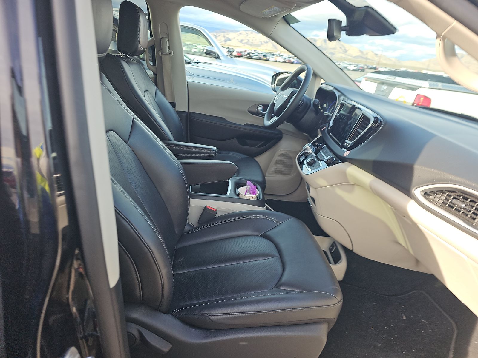 2024 Chrysler Pacifica Touring L FWD