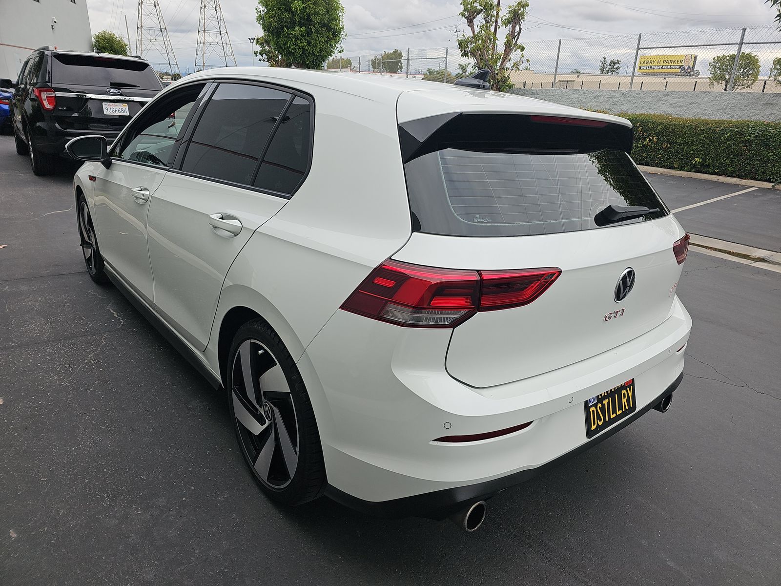 2023 Volkswagen Golf GTI 2.0T SE FWD