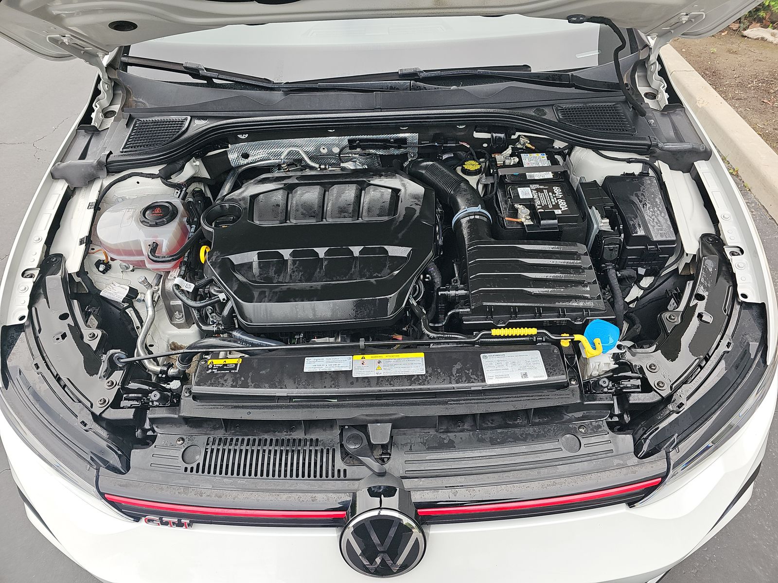 2023 Volkswagen Golf GTI 2.0T SE FWD