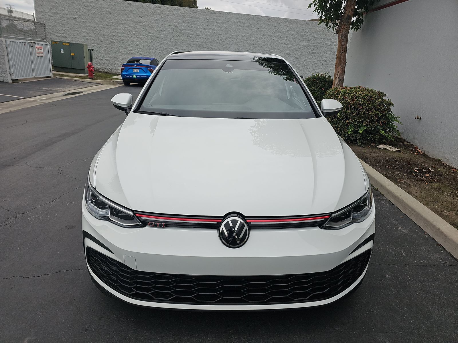 2023 Volkswagen Golf GTI 2.0T SE FWD