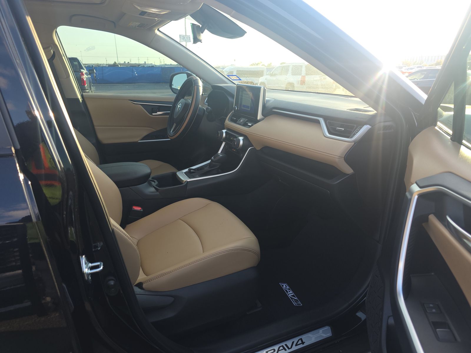 2025 Toyota RAV4 XLE Premium FWD