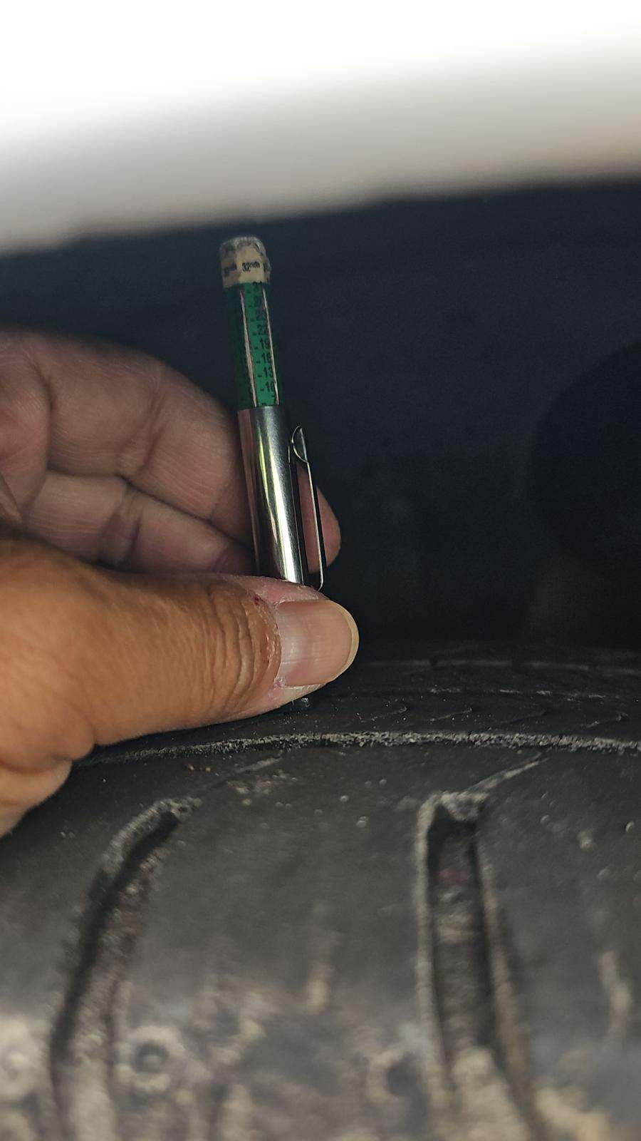 2023 Volkswagen Golf GTI 2.0T SE FWD