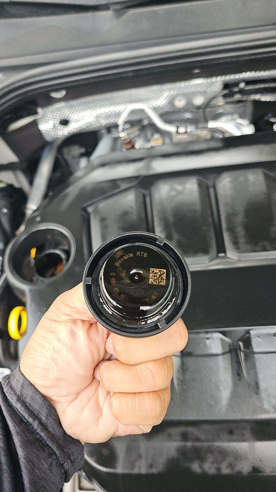 2023 Volkswagen Golf GTI 2.0T SE FWD