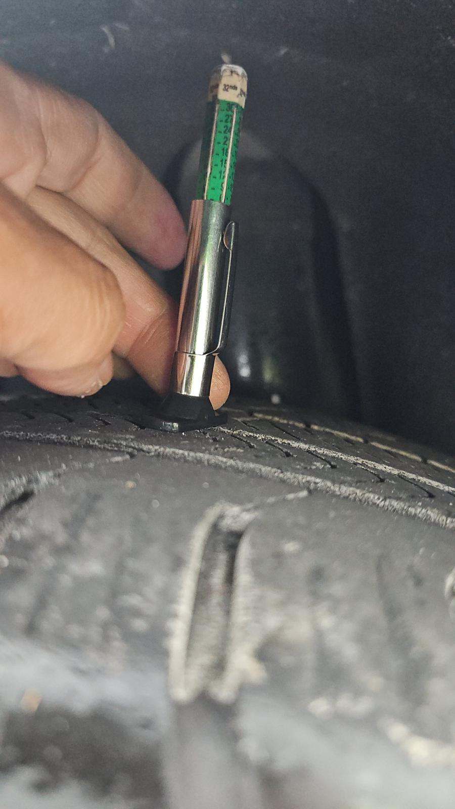 2023 Volkswagen Golf GTI 2.0T SE FWD