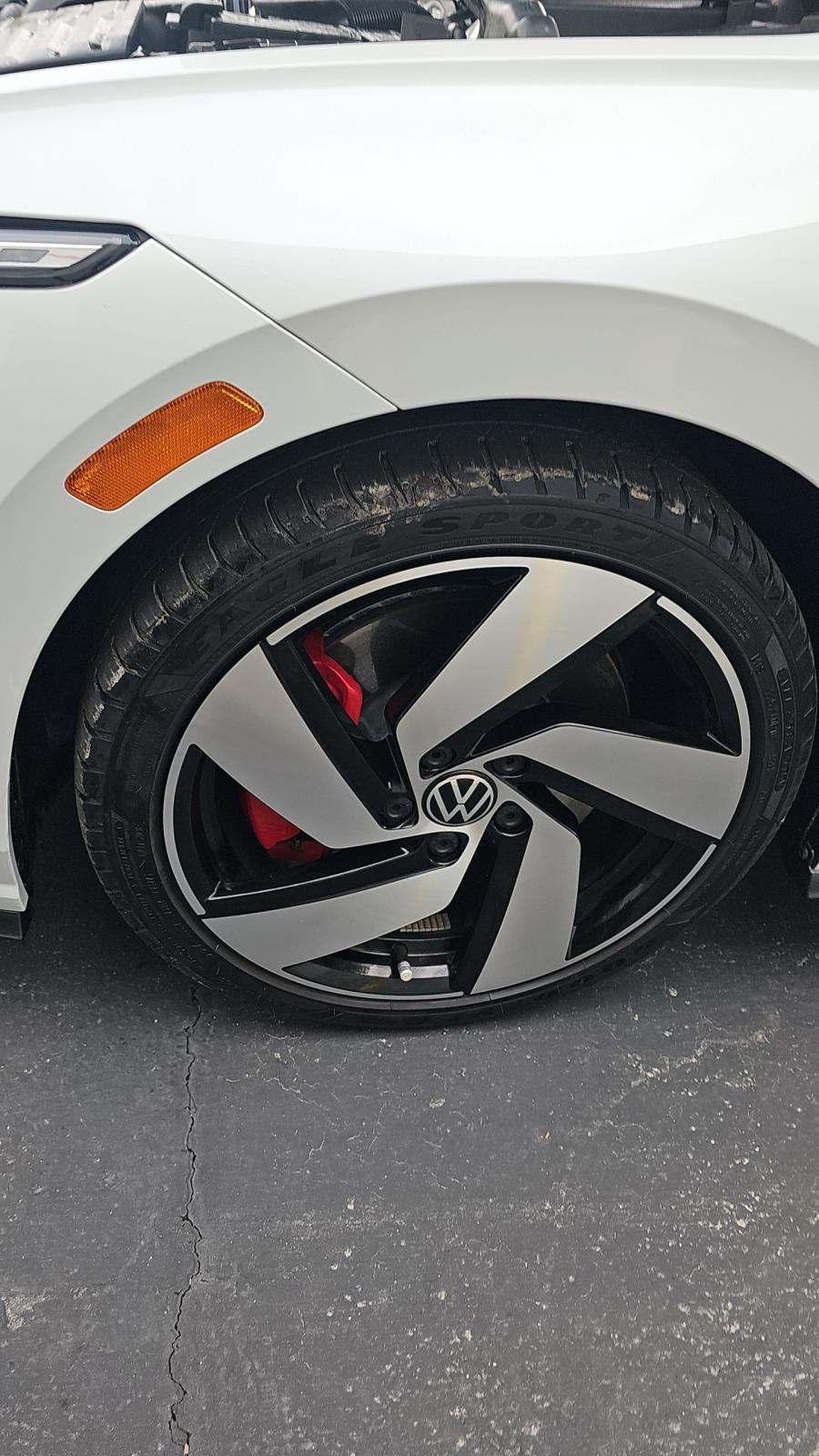 2023 Volkswagen Golf GTI 2.0T SE FWD