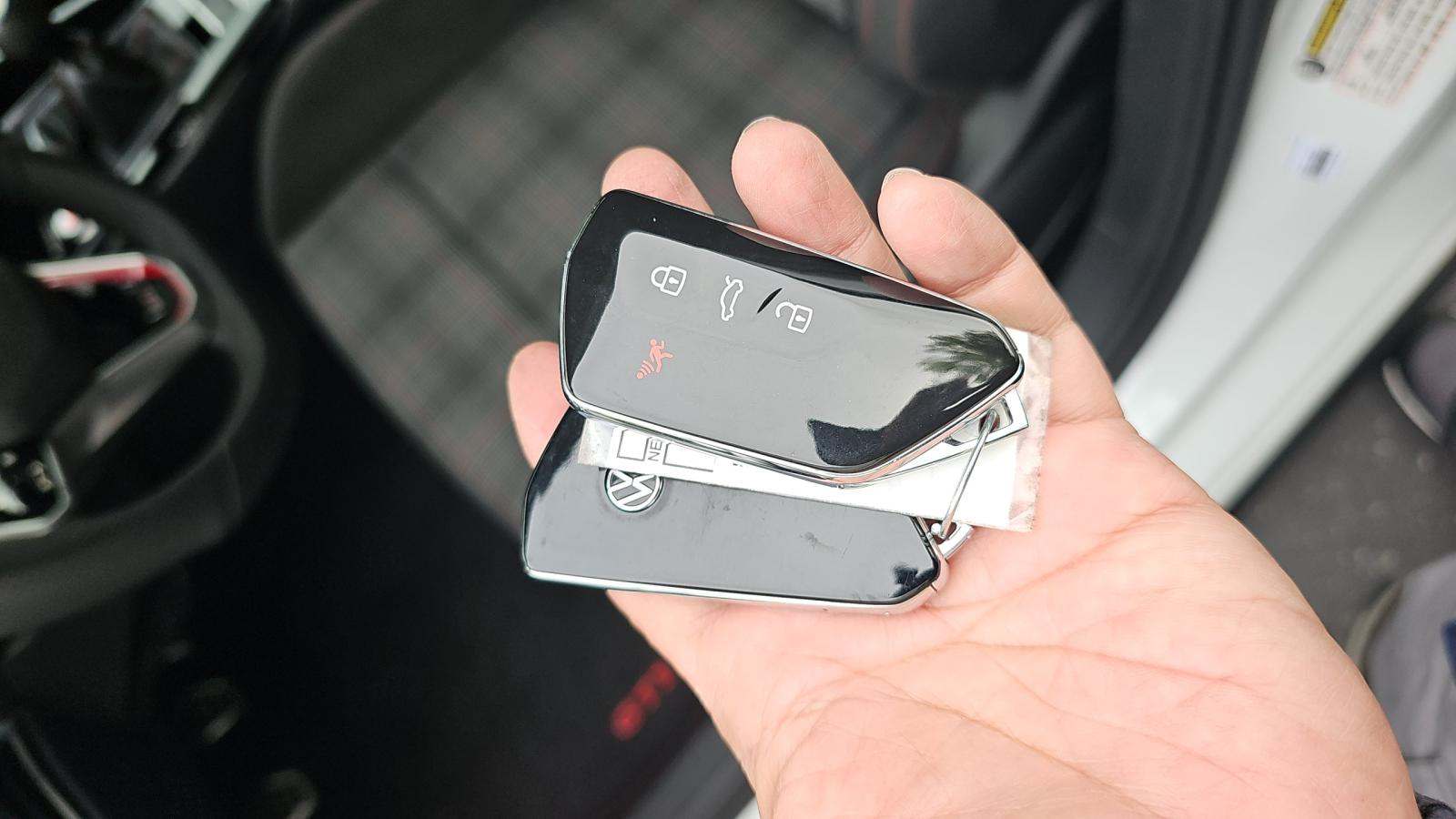 2023 Volkswagen Golf GTI 2.0T SE FWD