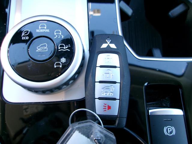 2025 Mitsubishi Outlander SE FWD