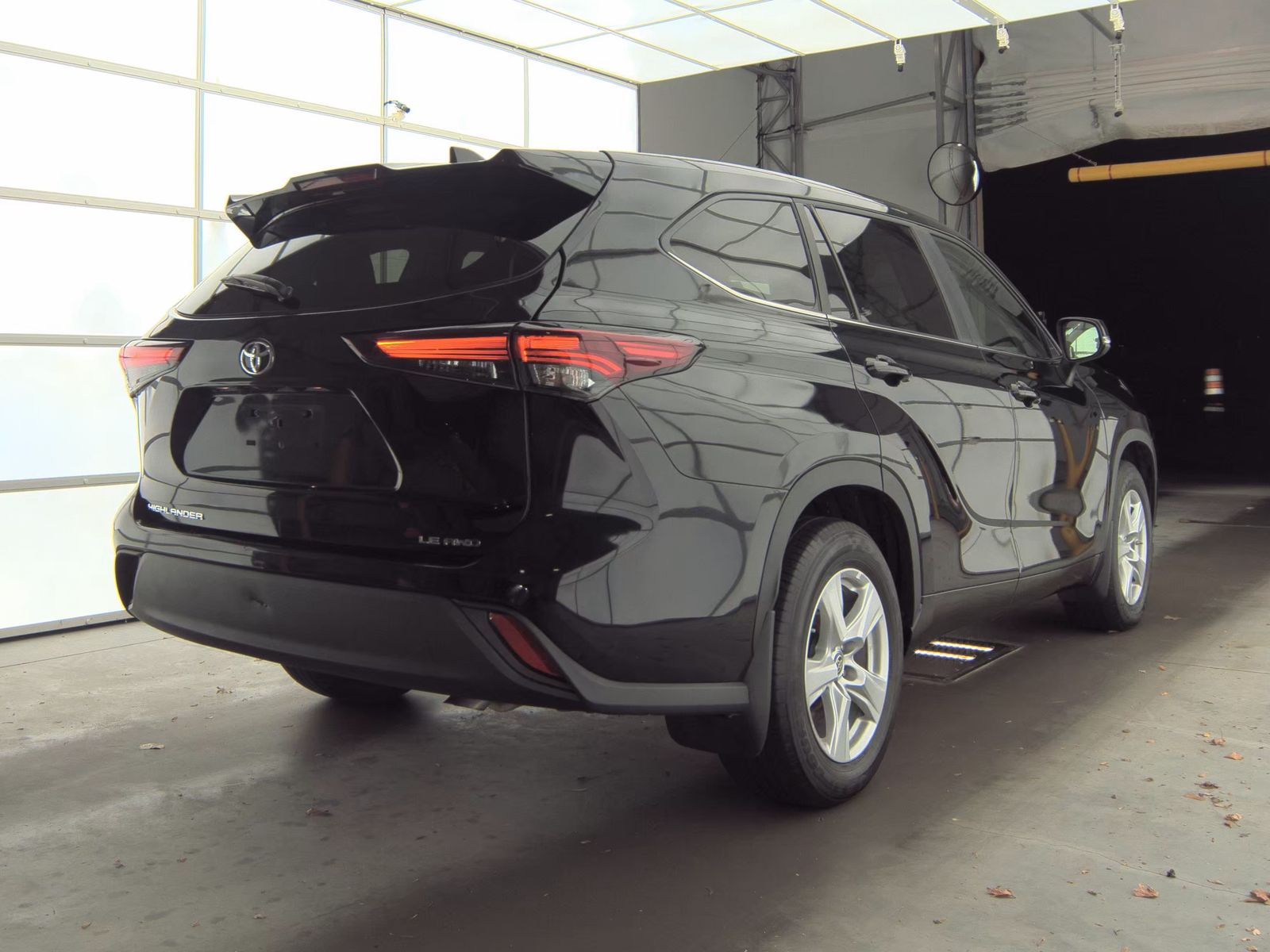 2024 Toyota Highlander LE AWD