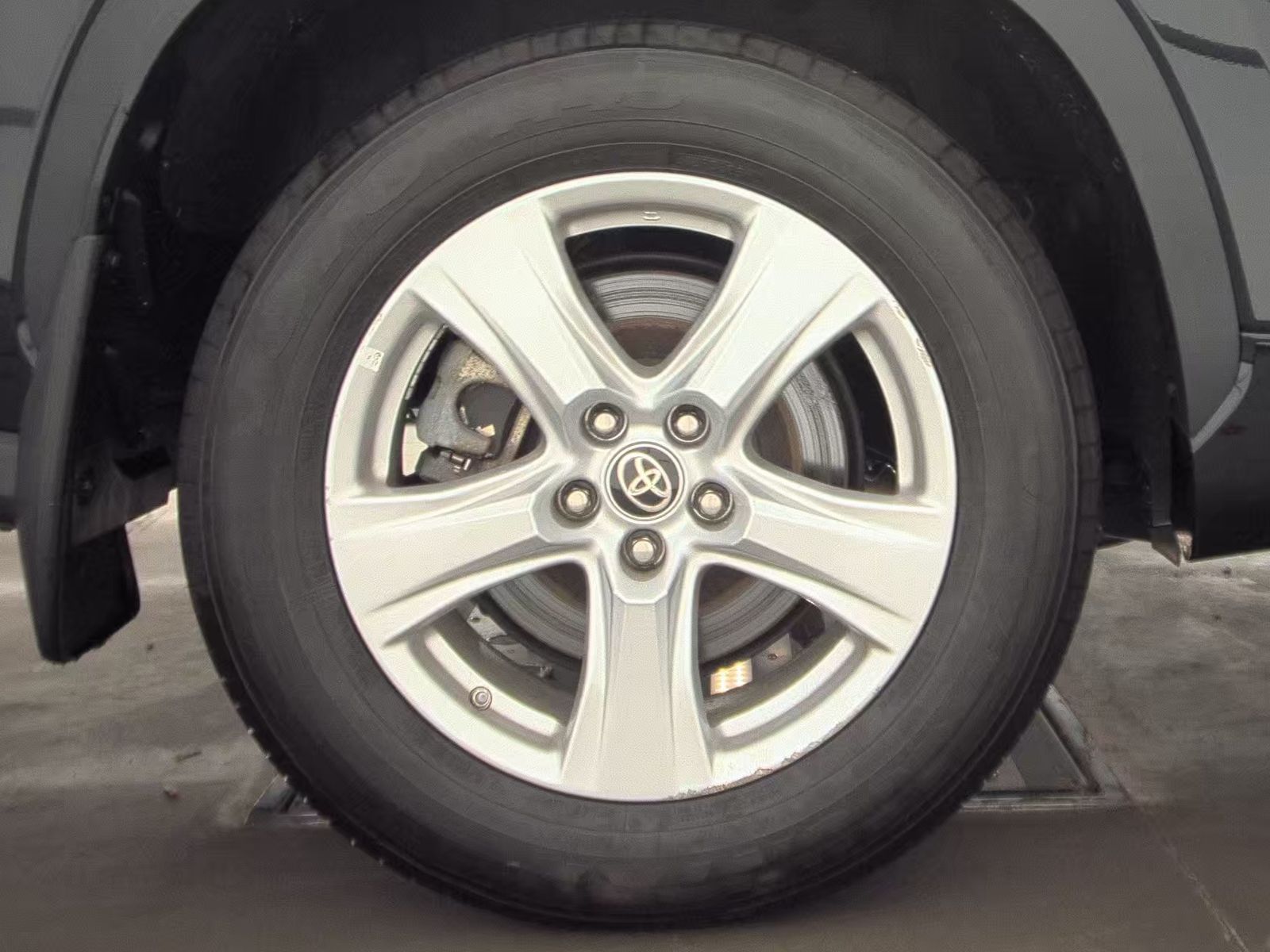 2024 Toyota Highlander LE AWD