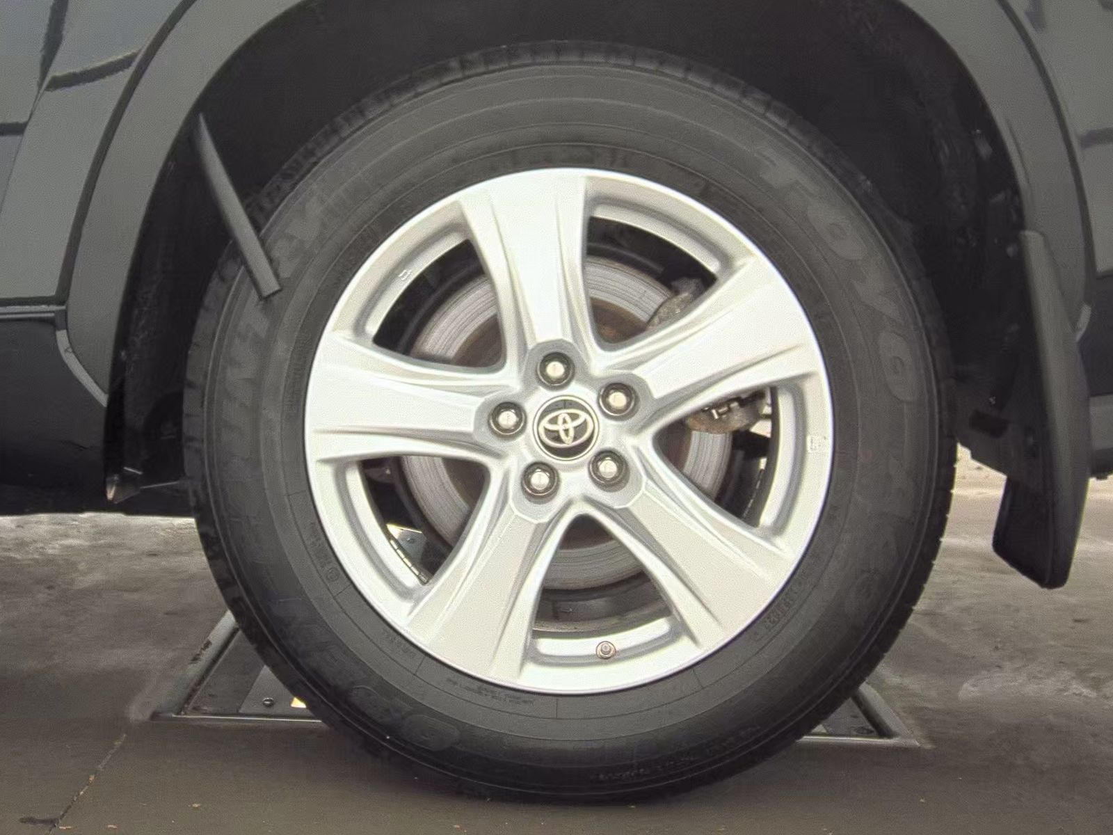 2024 Toyota Highlander LE AWD