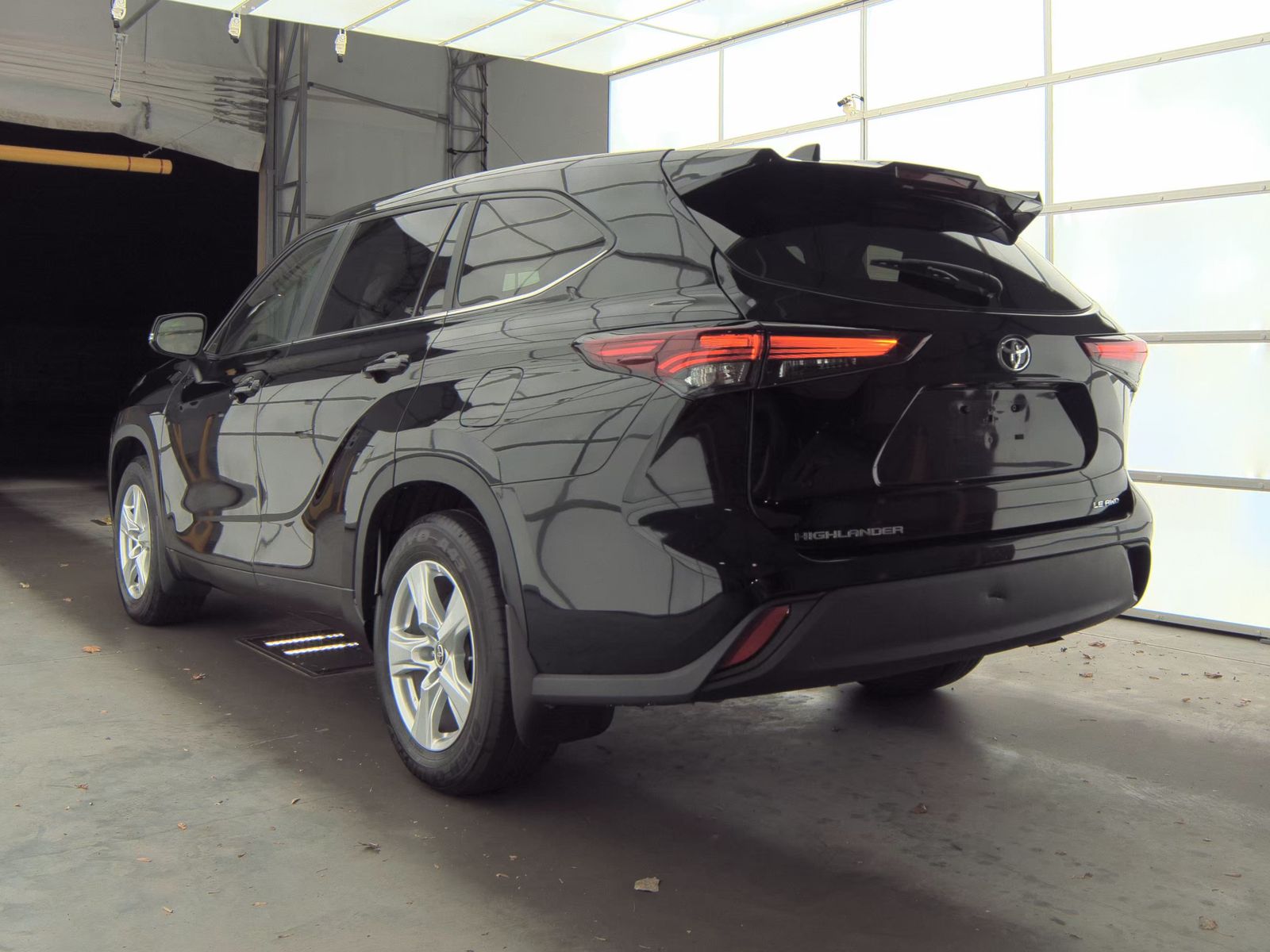 2024 Toyota Highlander LE AWD