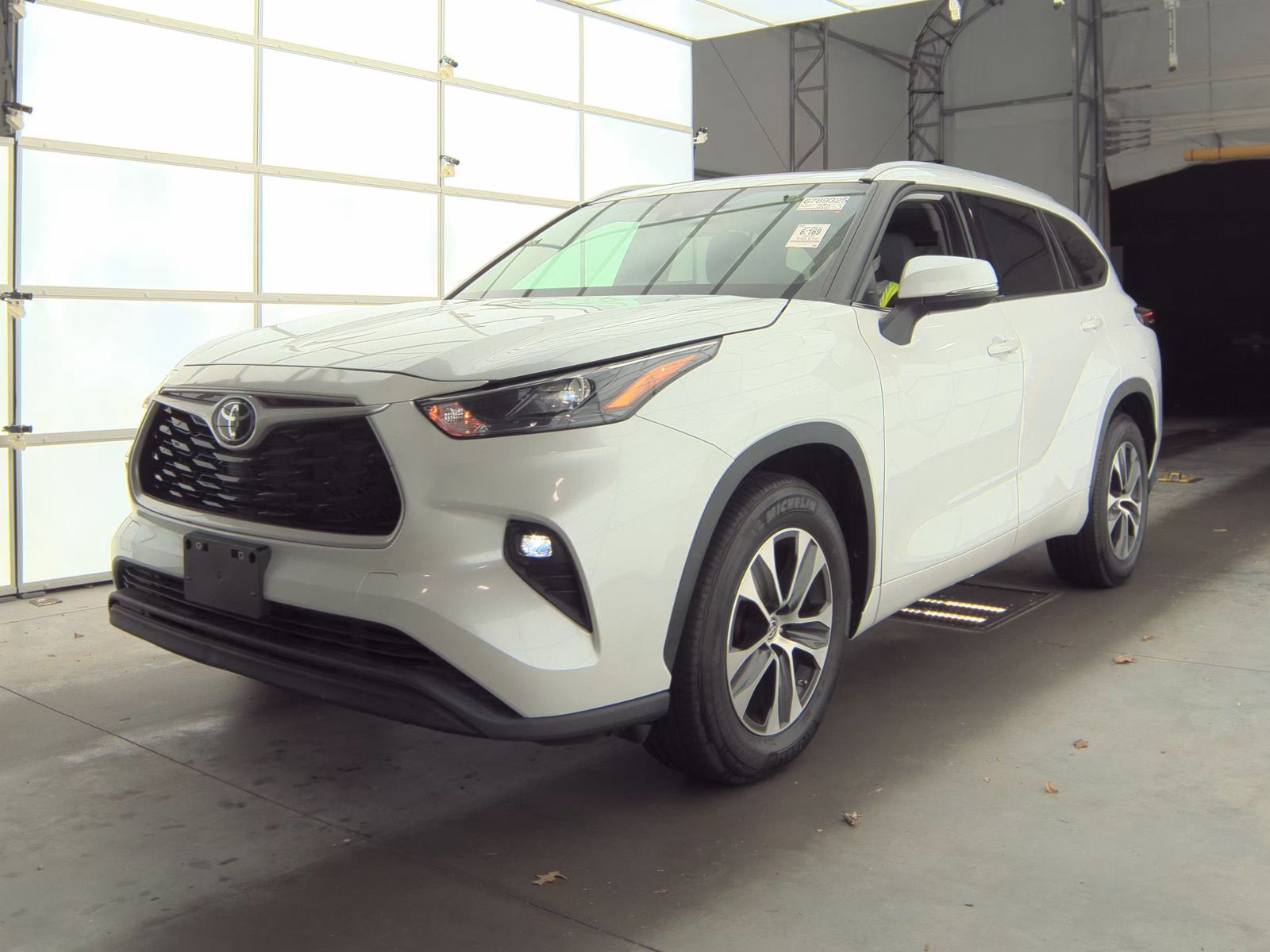 2022 Toyota Highlander XLE FWD