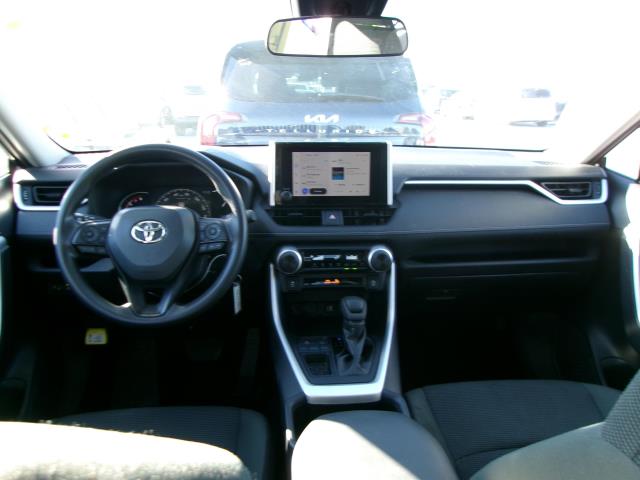 2025 Toyota RAV4 LE FWD