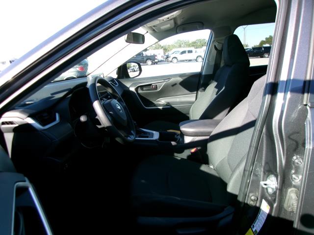 2025 Toyota RAV4 LE FWD